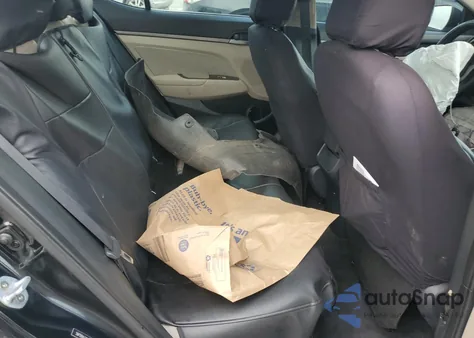 2017 Hyundai Elantra Se z USA, uszkodzony, nr VIN 5NPD84LF8HH014583